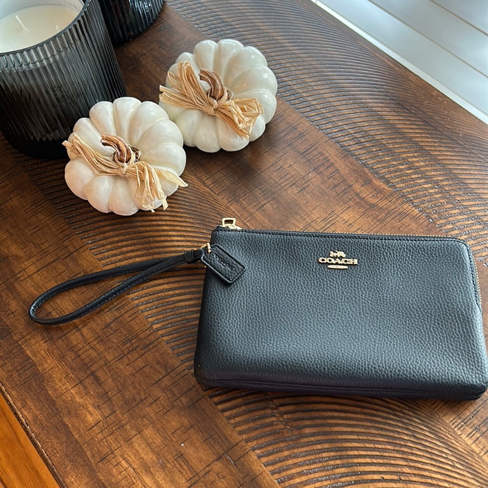 Large COACH Double Zip Corner Wristlet In Signature Canvas-Pebbled Black